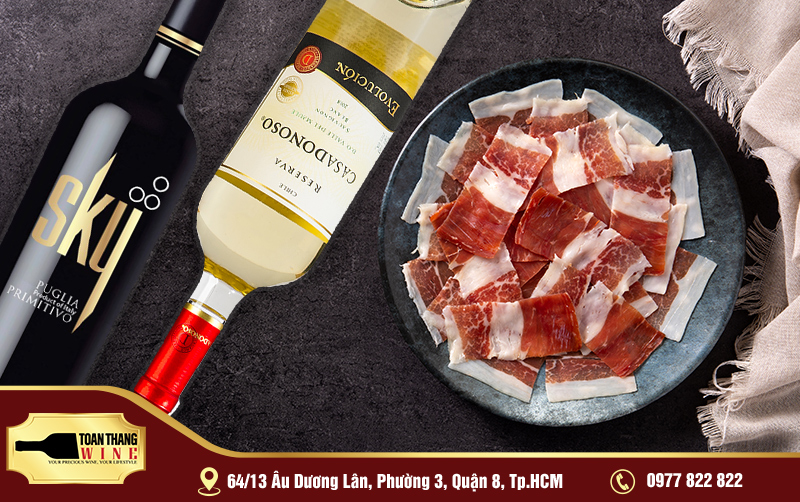 kết hợp rượu vang cùng thịt heo iberico