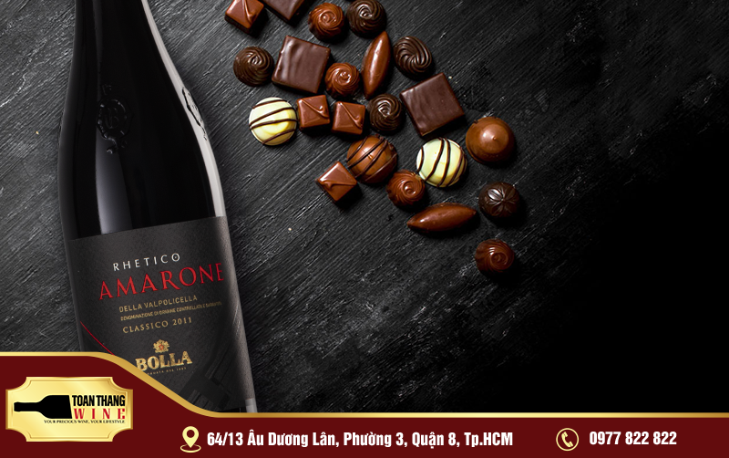 rượu vang đỏ kết hợp cùng chocolate